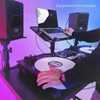 Bild på Gravity FDJT 01 DJ Desk with Adjustable Loudspeaker and Laptop Trays