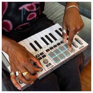 Bild för kategori Nya Akai MPK Mini IV