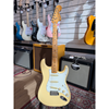 Bild på Fender Vintera II Stratocaster MN Vintage White 2023 BEG