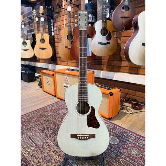 Bild på Art & Lutherie Roadhouse Q1T Faded Creame BEG