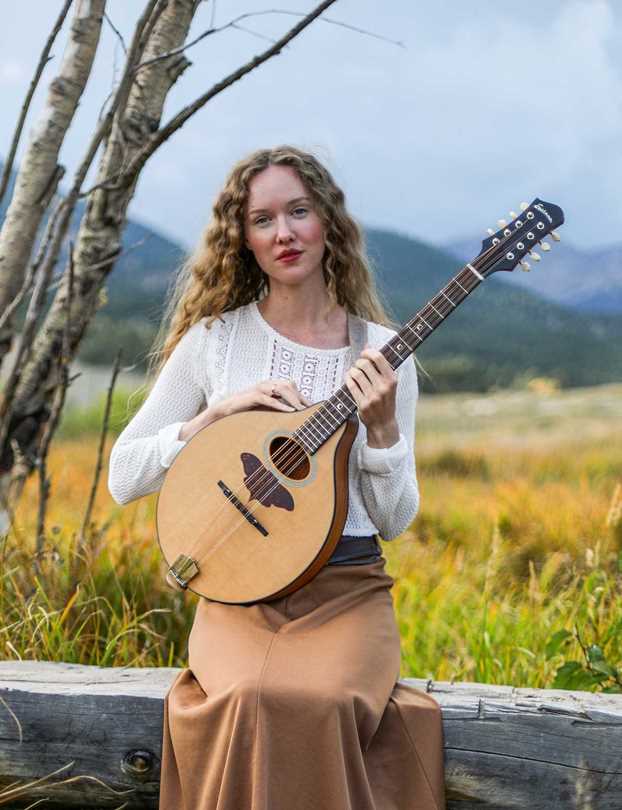 Eastman Oktav Mandolin "Lady Moon" Signature