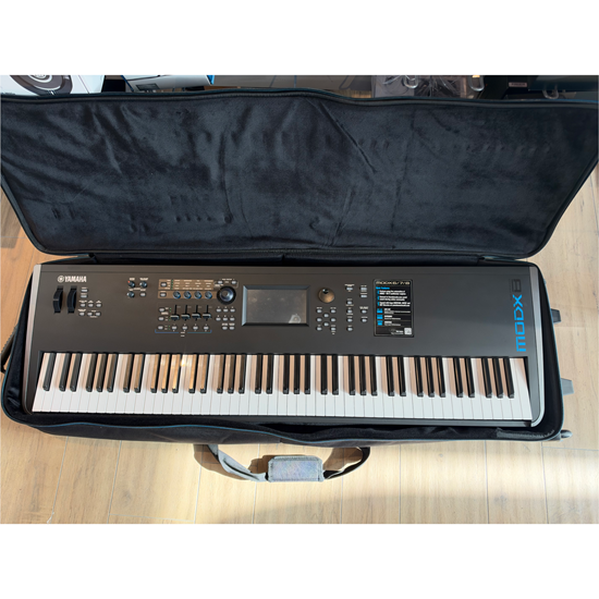 Bild på Yamaha MODX 8 Beg. inkl org.gigbag